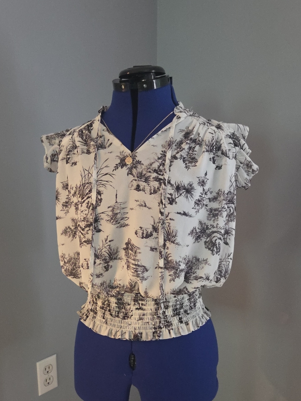 Rachel White and Black Scenic Print V-Neck Ruffled Sleeve Top